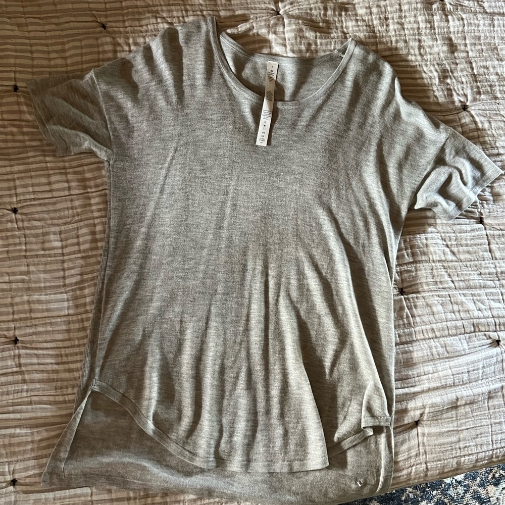 Lululemon women’s top, size 6
